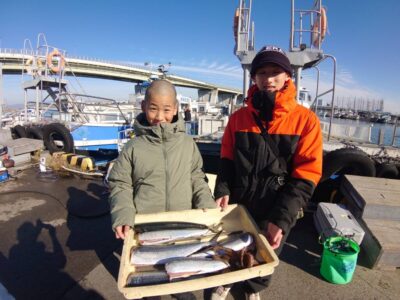 <p>しょうま君＆とうま君　沖の北　ショアジギでサゴシ！</p>