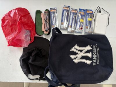 <p>朝マイクロバスで来た方の忘れ物</p><p>岸和田渡船　受付でお預かりしています。</p>