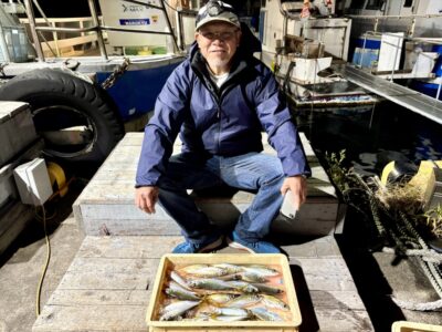 <p>🟢白田名人🟢　旧一文字赤灯　サビキ釣りで良型アジ🎣　最大26cm🐟　15:00〜19:00の釣果</p>