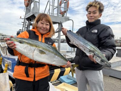 <p>山田親子様　沖の北　ショアジギ　ブリ83cm・サワラ85cm✨ブリはマキマキでとの事♪♪おめでとうございます🎉</p>
