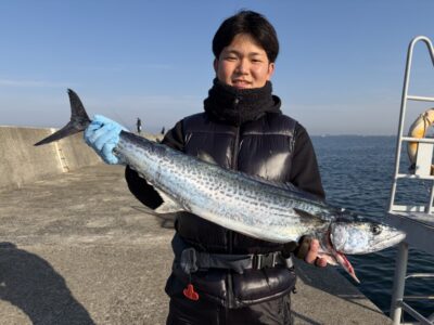<p>村上様　沖の北　ショアジギ　サワラ82cm🔥6時半ごろにヒット♪♪</p>