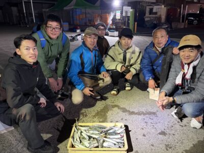 <p>チーム足立様　沖の北　サビキ釣り　小アジ〜中アジ・サバ大漁🎣</p>