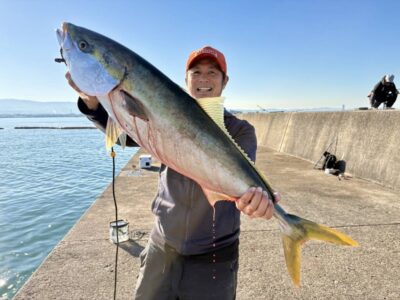 <p>すし処むらた🍣様　沖の北　飲ませ釣りでブリ！9時頃にヒット！</p>
