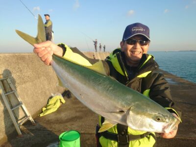 <p>2071タニグチ様　沖の北　胴突飲ませでメジロ！7時50分にヒット！</p>