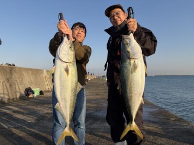 <p>広石様・山出様　沖の北　アジ飲ませ　ブリ×2🔥8時前にヒット♪♪</p>