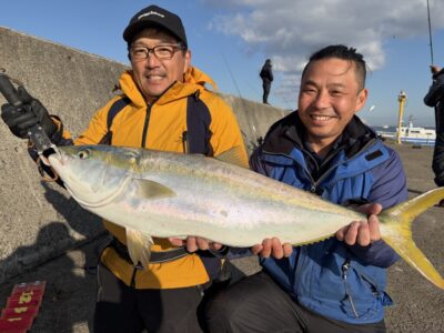 <p>神倉様　沖の北　アジ飲ませ　ブリ90cm🎣8時半ごろにヒット♪♪</p>