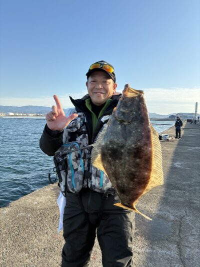 <p>KATO  FISHING CLUB 様　沖の北　アジ飲ませ　ヒラメ60cm🎣15時頃にヒット♪♪</p>