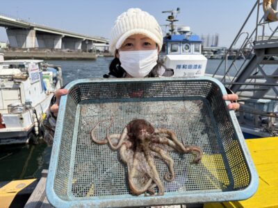 <p>ひまわり様🌻　沖の北外向き　タコエギ+サバ切り身　マダコ390g🐙</p>