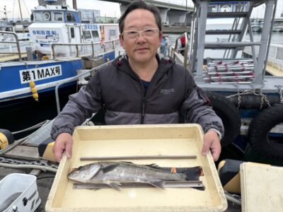 <p>匿名様　旧一文字白灯　エビ撒き　ハネ53cm🎣</p>