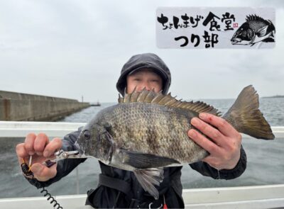 <p>パール高田様　沖の北　ヘチ釣りでチヌ🎣8時過ぎごろからアタリが増えてきたそうです！！エサは岩ガニ🦀</p>