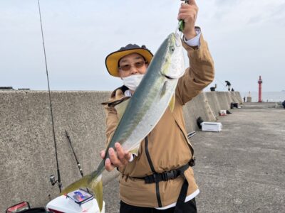 <p>きよ様　沖の北　セットアッパーでメジロ71cm🎣6時頃にヒット♪♪</p>