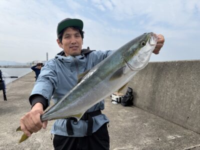 <p>新田様　沖の北　ジグパラ　メジロ75cm🎣7時半過ぎにヒット♪♪</p>
