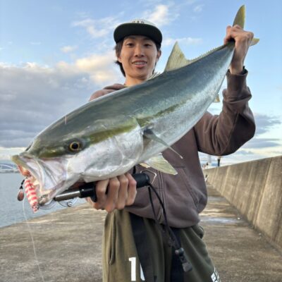 <p>打率7割藤岡君　沖の北奥の方　ジャックアイ・マキマキ　岸一ピンクでブリ！5時半頃に底から巻上げヒット！</p><p>今シーズンすでにブリ3、メジロ1。調子良すぎでしょ♪</p>