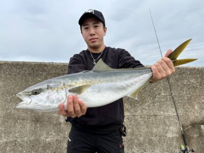 <p>山本様　沖の北　メタルバイブでメジロ72cm！6時半頃に底から巻き上げでヒット！</p>