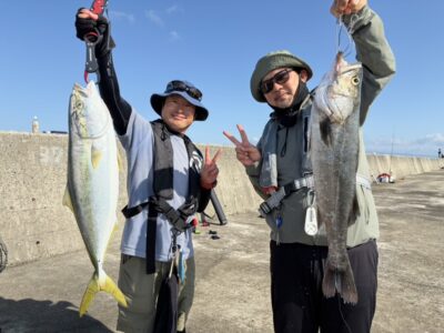 <p>荒川様 森田様 沖の北奥の方 8時頃にセットアッパーでメジロ72cm!VJで良型シーバス!</p>