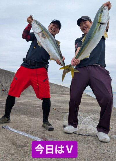 <p>すし処むらた🍣様　沖の北　飲ませ釣りでブリ追加！8時頃</p><p>本日ブリ85cmと92cmゲット♪アタリは底付近だったそうです。</p>
