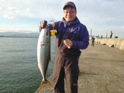 <p>ひさだこ様　沖の北　ビッグバッカーでメジロ！5時半頃にヒット！ピックアップ寸前で食ってきたそうです♪</p><p>追記、7時頃にセットアッパーでメジロ追加してました♪</p>