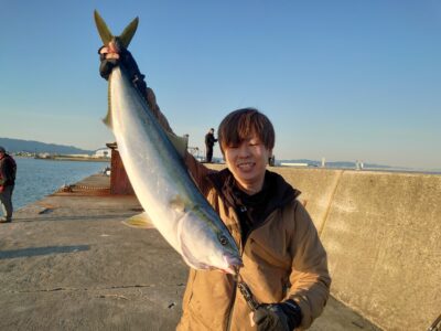 <p>晃人パパ様　沖の北　セットアッパーでブリ86cm！5時40分にヒット！</p>
