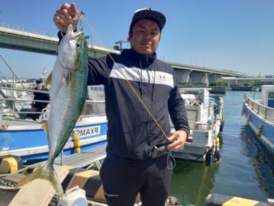 <p>⑨のタイガー様　沖の北　セットアッパーでメジロ！7時すぎにヒット！</p><p>「中村さ〜ん！釣れたよ〜！」とコメントいただきました。</p>