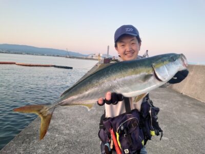 <p>佐坂様　沖の北　ビッグバッカーでメジロ！5時頃にかなり近めでヒット！</p>