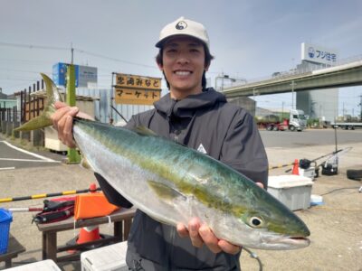 <p>沖の北　ジャッカル・湾岸ミノーでメジロ！8時20分にヒット！</p><p>サゴシもポツポツ釣れてたようです。</p>