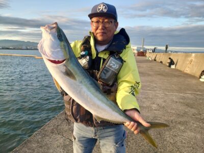 <p>⑨中村様　沖の北奥の方　セットアッパーでブリ83cm！5時すぎにヒット！</p>