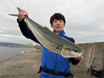 <p>安藤様　沖の北　ジャッカル(E-ブレード)   メジロ75cm🎣6時前にボトムからの巻き上げでヒット♪♪</p>