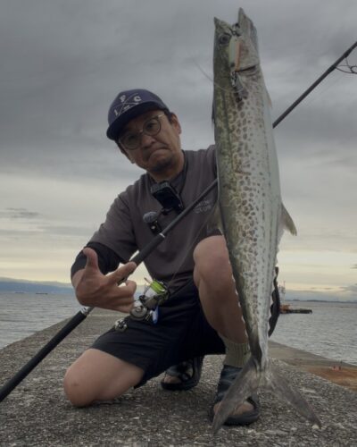 <p>よし君　沖の北奥の方　ショアジギでサゴシ3ヒット2キャッチ！5時半〜6時半</p>