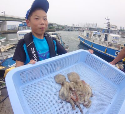 <p>世界一の翔ちゃん様　旧一文字カーブ〜白灯　タコエギで新子タコ🐙</p>