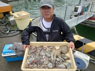 <p>まゆげの釣り日記様　旧一文字　合計30杯・最大1.42kg・総重量4.8kg</p>