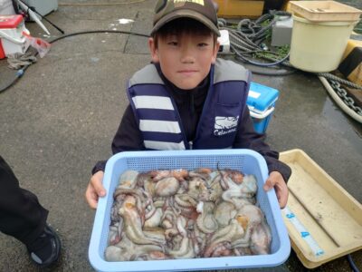 <p>あらた君　旧一文字カーブ〜白灯　イカエギ改で新子タコ🐙</p>