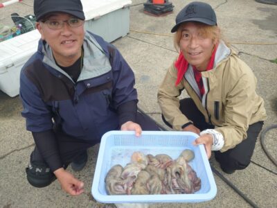 <p>顔出しなのに匿名希望様　旧一文字カーブ〜赤灯　タコエギで新子タコ🐙</p>