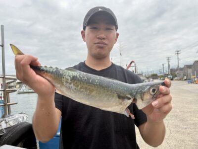<p>青木様　沖の北　マキマキ30gでマサバ40cm🎣　10時頃に釣れたそうです🐟</p>