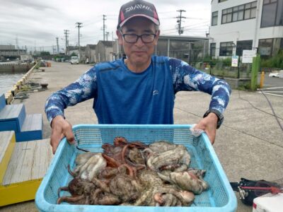 <p>かずや様　旧一文字カーブ外向き　タコエギであしもとを狙ってタコ9杯🐙5時頃に時合いがあったそうです。</p>