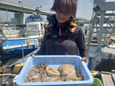 <p>帰ってきたらツンとしてたツンデレ王子やーたこ様　沖の北　タコエギで新子〜1.4kg🐙</p>