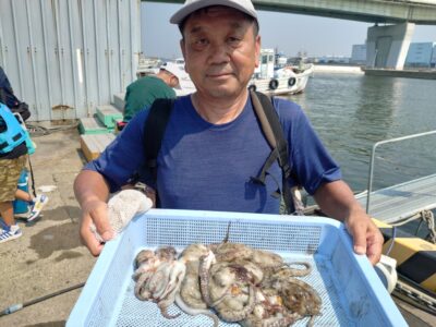 <p>目黒様　旧一文字カーブ〜3番内向き　ケーソン継ぎ目で新子タコ🐙</p>