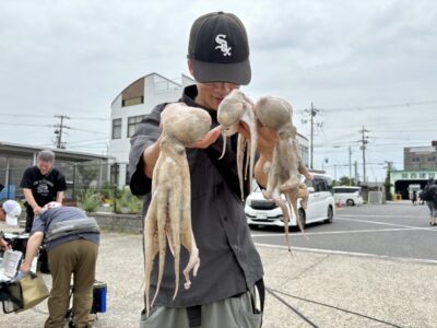 <p>白浜のスター⭐️ヤマトゥーす様　旧一文字赤灯〜③タコエギ・ムラムラ釣法で🐙誘い良型タコGET</p>