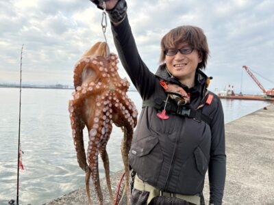 <p>つんデレ王子ヤータコ様　沖の北　自作イカエギでタコ1.4kg🐙</p>