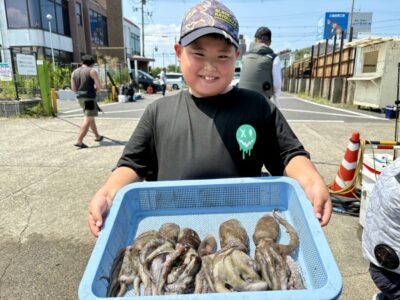 <p>志優くん　旧一文字③  タコエギ&タコジグでタコ6杯🐙</p>
