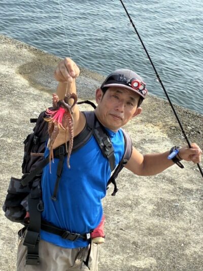 <p>ミラクル宮崎様 旧一文字白灯 竿下タコジグで新子タコ🐙</p>