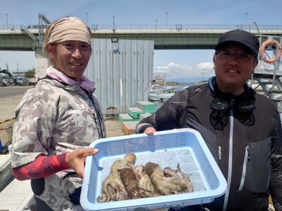 <p>顔出しなのに匿名希望様　旧一文字カーブ　タコエギで新子タコ🐙</p>