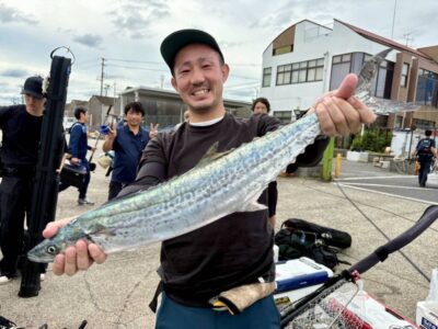 <p>太田様 沖の北 ジャックアイ・マキマキでサワラ！8時半頃にヒット！</p><p>サワラかけて足元でバラし→その後すぐフォール中にかかったそうです。</p>
