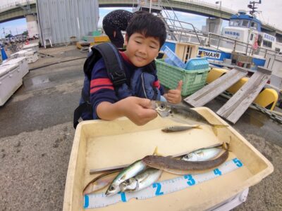 <p>こうた君  沖の北  いろいろ釣れました♪</p>