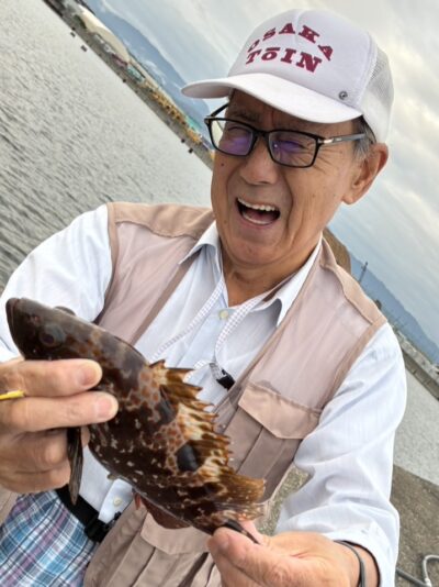 <p>岩田様　中波止② エビ撒き釣りでアコウ28cm🎣キャッチ&リリース🐟</p>
