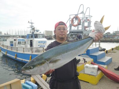 <p>山内君  沖の北 Gコンでブリ！9時頃にかなり近めでヒット！</p>
