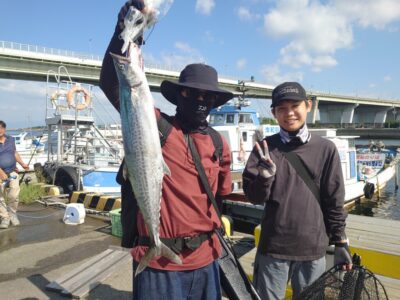 <p>沖の北先端  ショアジギでサワラ！7時半頃にヒット！</p>