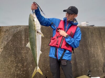 <p>山本様  沖の北  飲ませ釣りでブリ95cm！7時にヒット！</p>