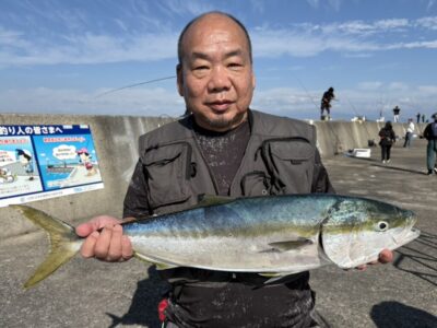 <p>樋口様  沖の北  飲ませ釣りでメジロ！8時頃にヒット！</p>