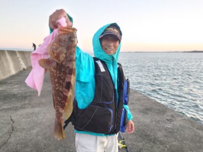 <p>きむじぃ様  沖の北内向き  飲ませ釣りで40cmくらいの良型アコウ！</p>