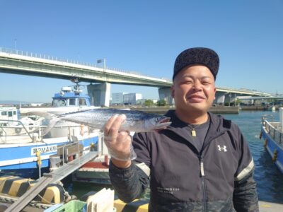 <p>⑨のタイガー様  沖の北奥の方  ショアジギでサゴシ！早朝足元でサワラバラし…。</p>